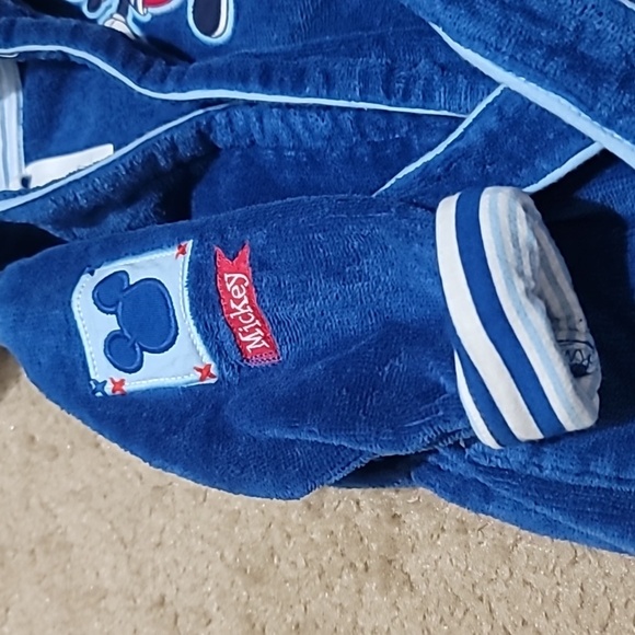 Disney Baby Bathrobe Featuring Mickey Mouse - Picture 5 of 7